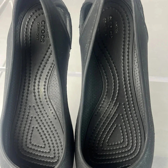 Crocs Laura Iconic Comfort Ballet Flats Slip-On Cutout Black Close Toe Size 8 - Picture 9 of 12